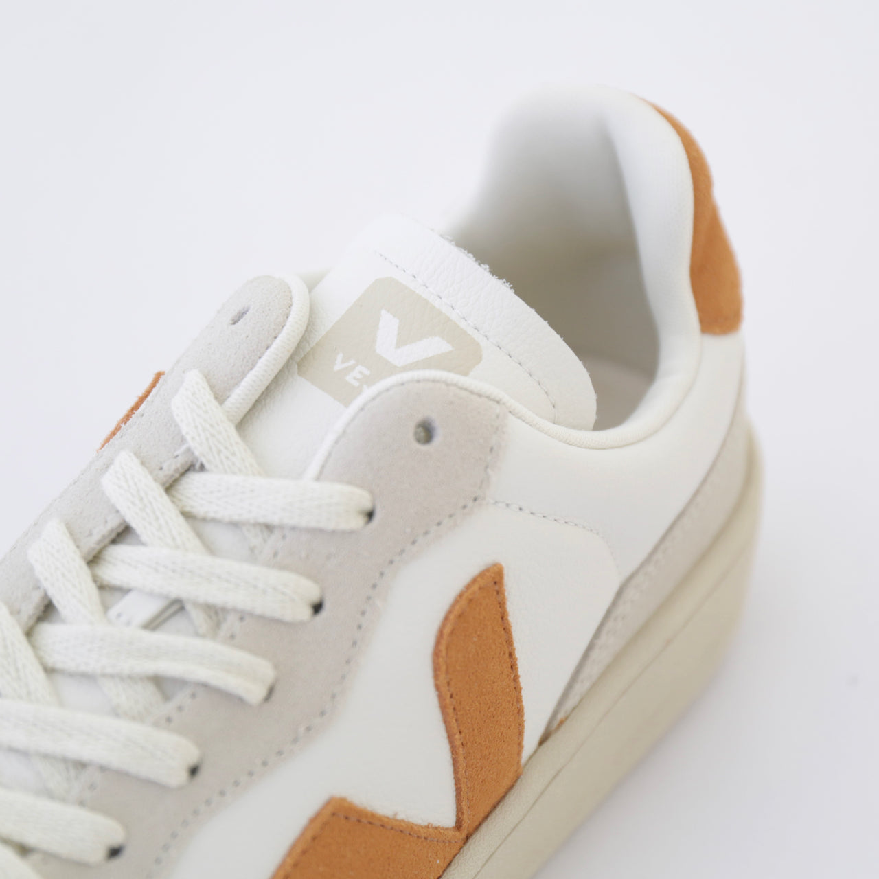 V-90 O.T. Leather|Extra White Umber
