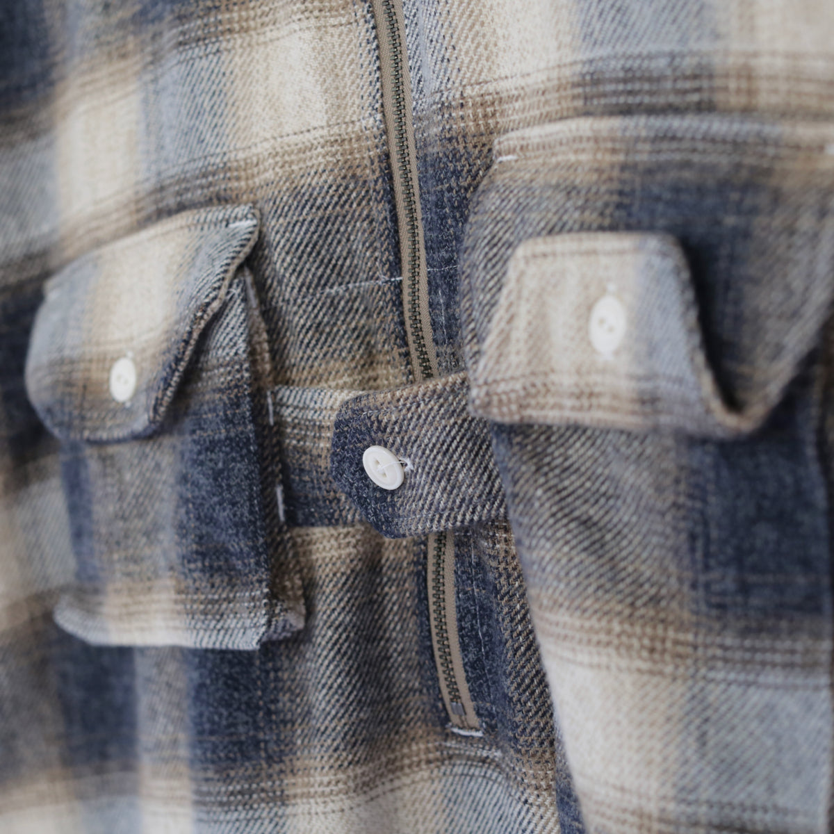 Binocular Shirt - Cotton Heavy Shadow Plaid Flannel｜Khaki