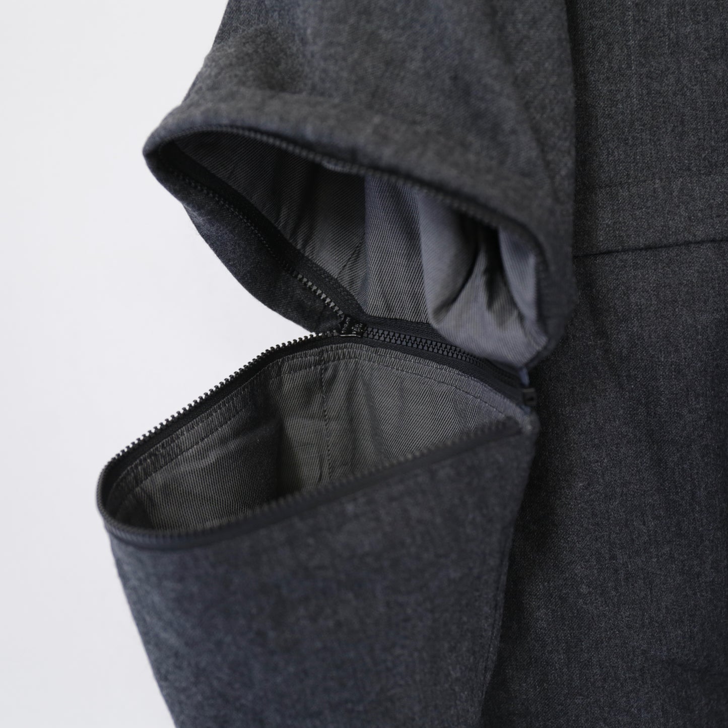 Wind Pull - Highcount Worsted Wool｜Charcoal