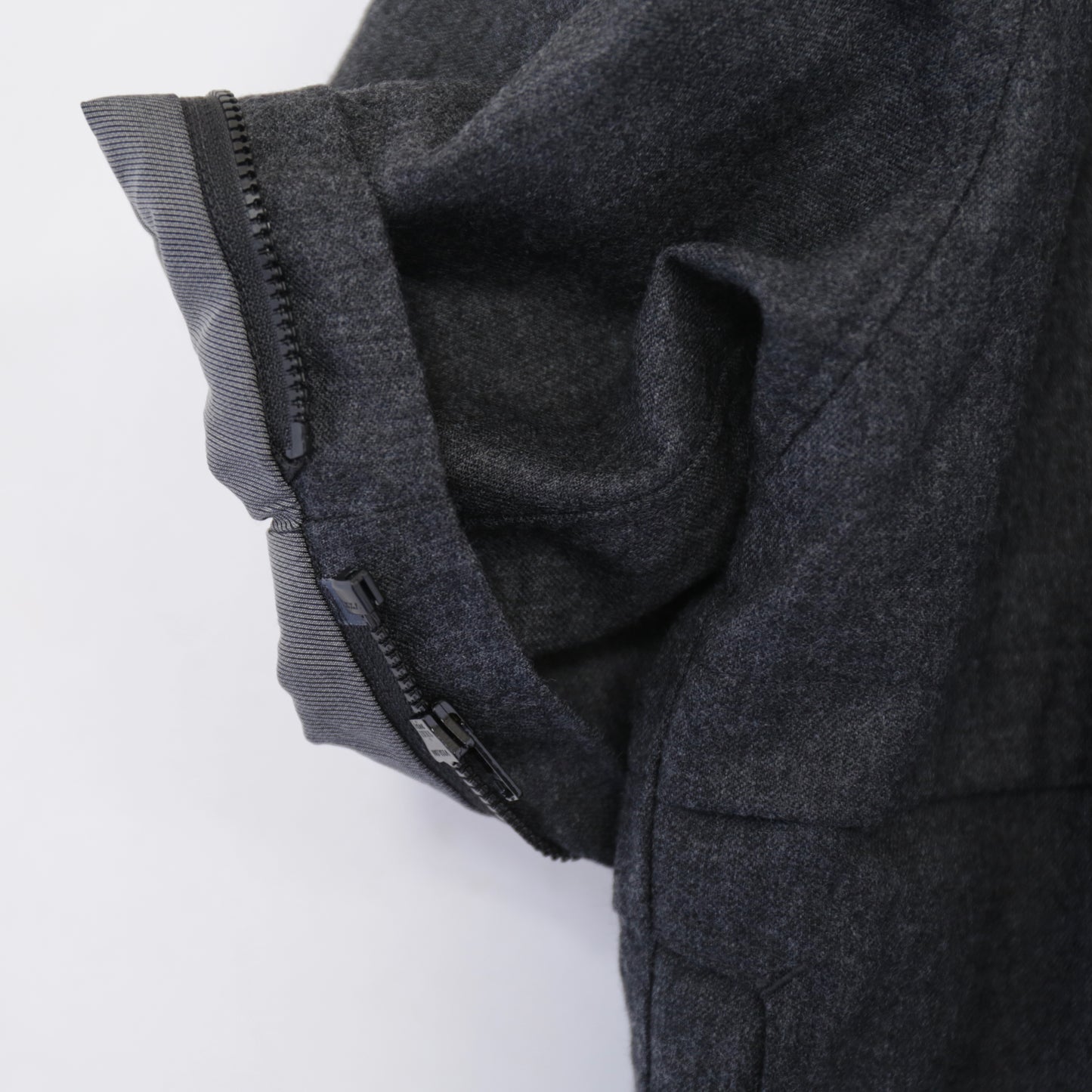 Wind Pull - Highcount Worsted Wool｜Charcoal