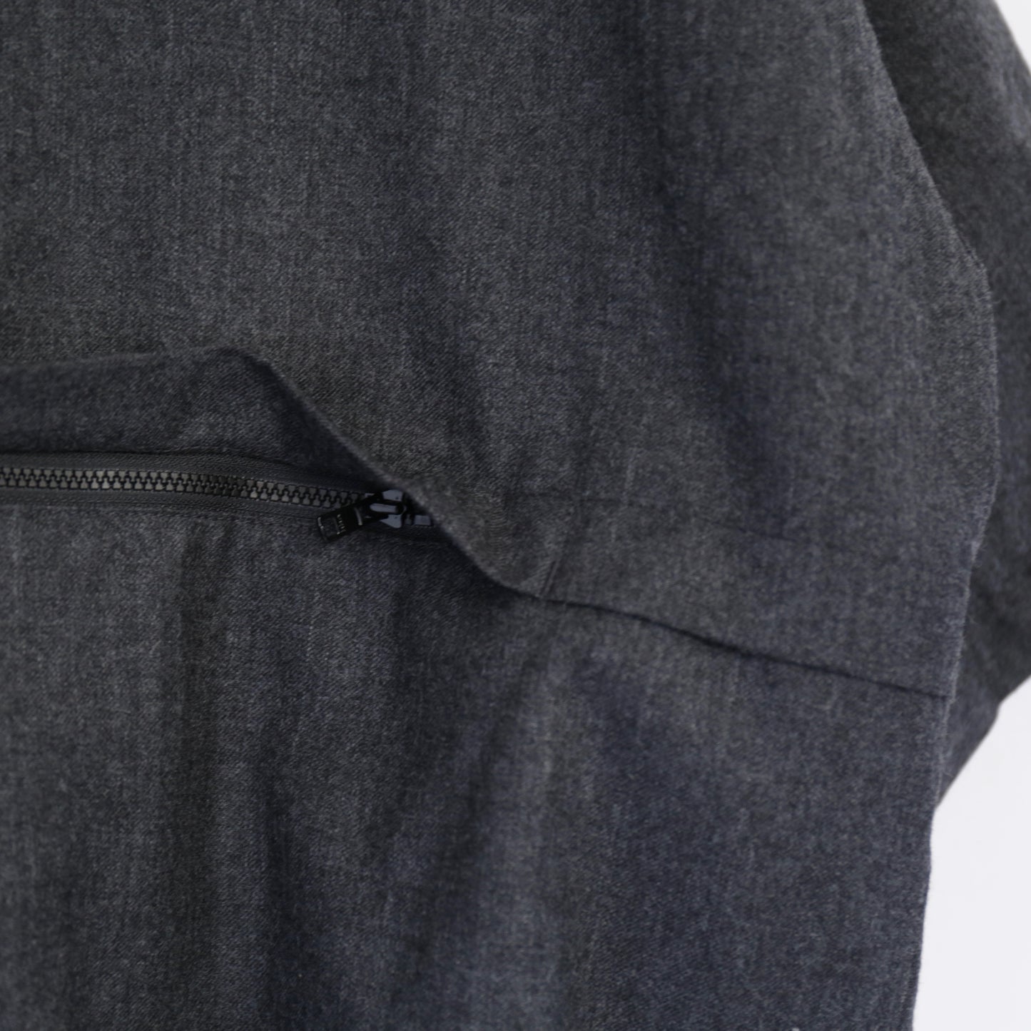 Wind Pull - Highcount Worsted Wool｜Charcoal